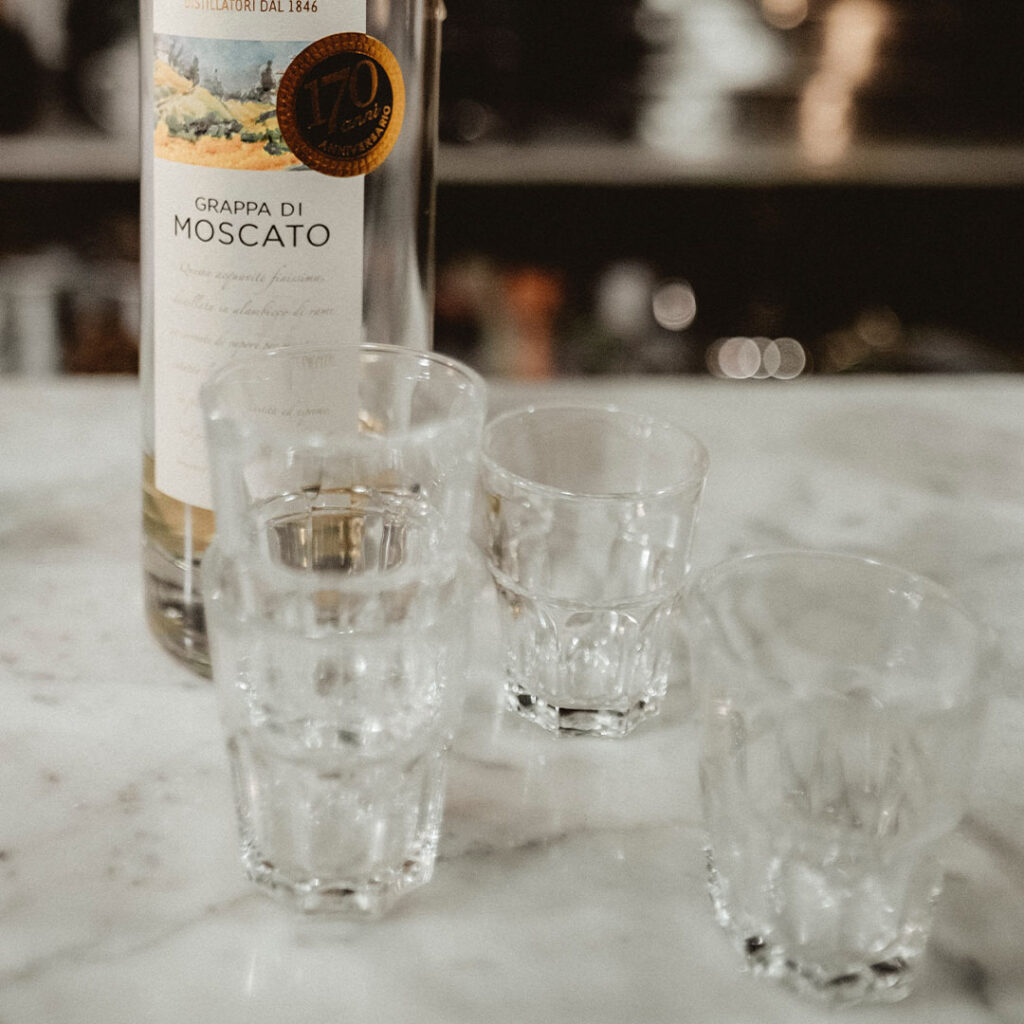 grappa - włoski destylat alkoholowy z wina
