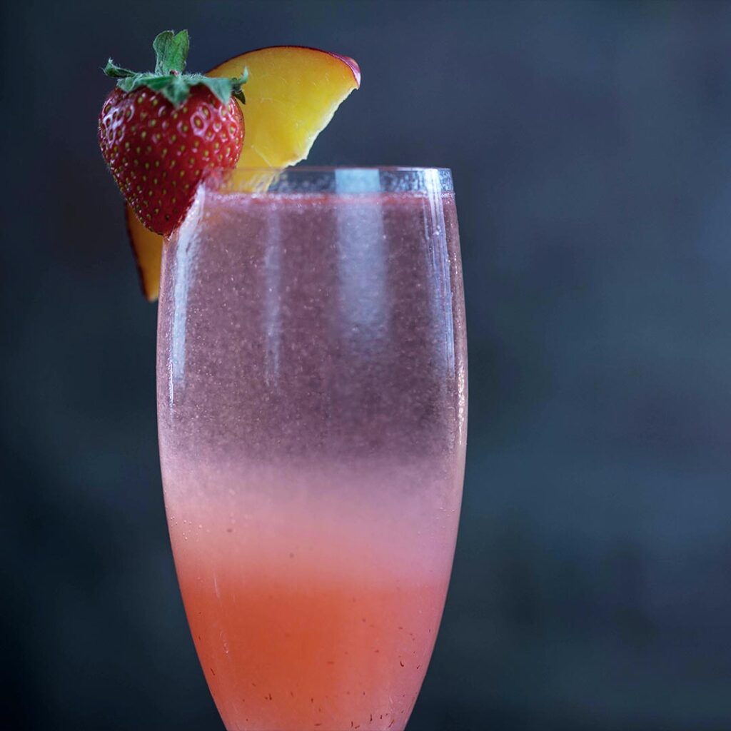 Połączenie prosecco i brzoskwiń - Bellini. 