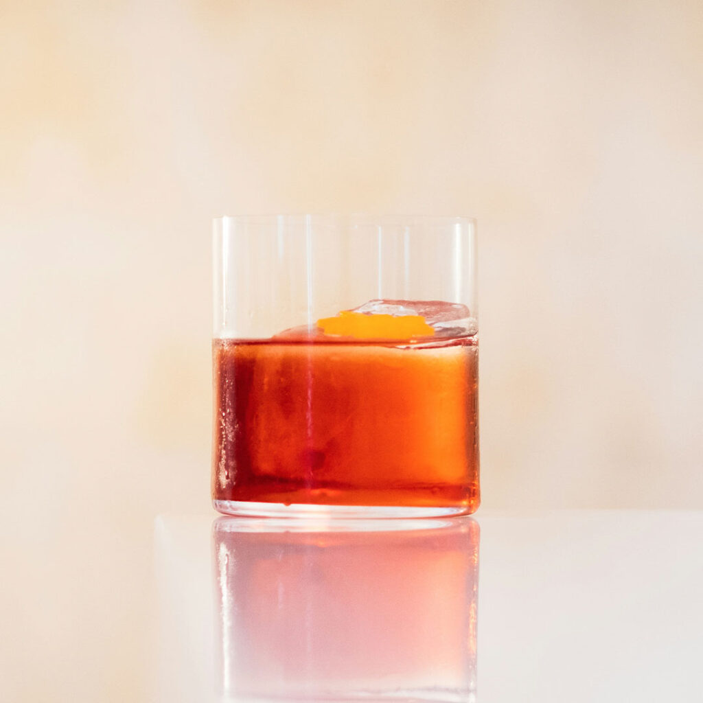 czerwony wermut z pomarańczą, czyli idealny koktajl podczas La Hora del Vermut 