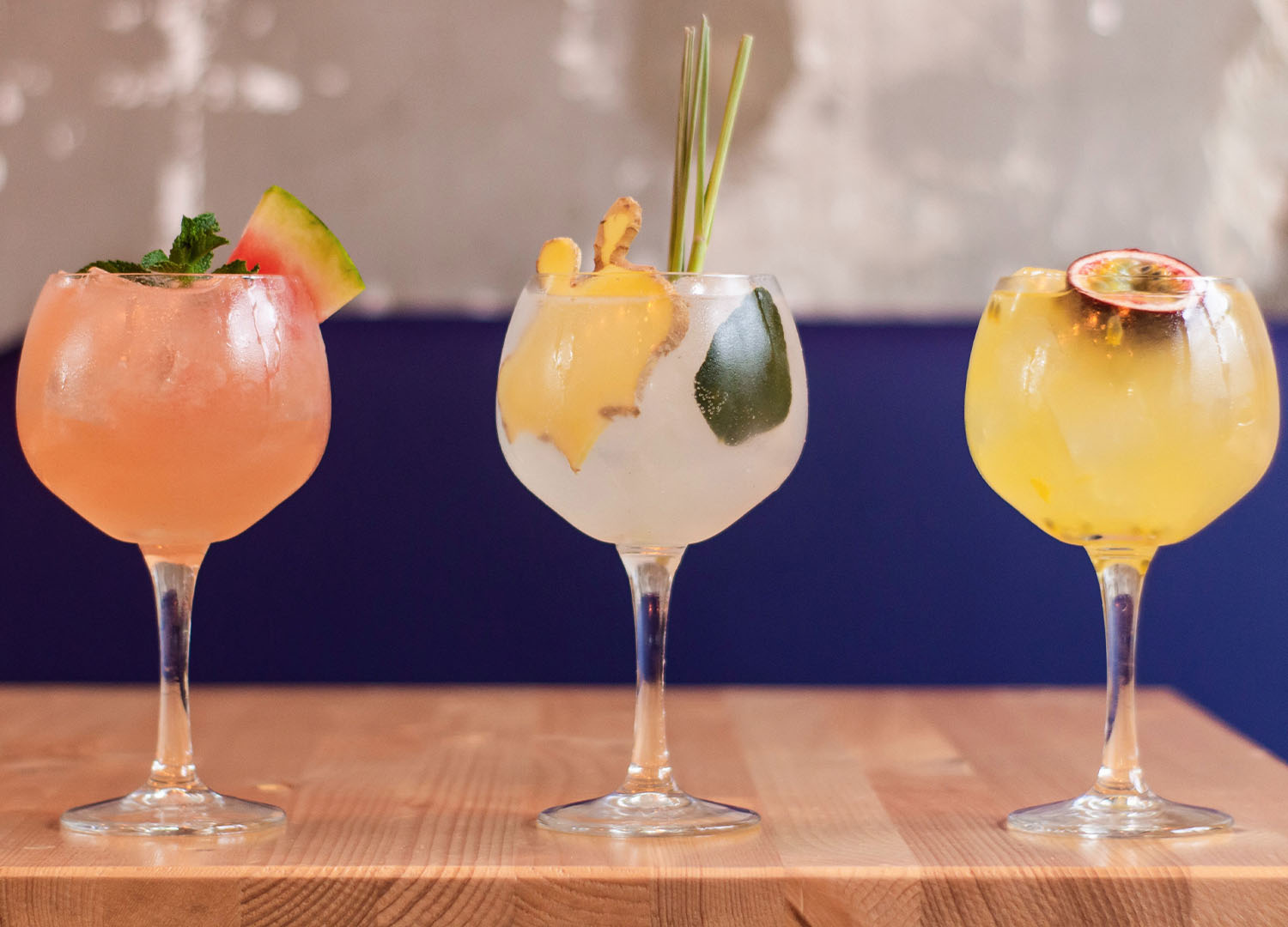 Szprycer, czyli aperitif idealny na letnie dni. Poznaj najlepszy przepis.