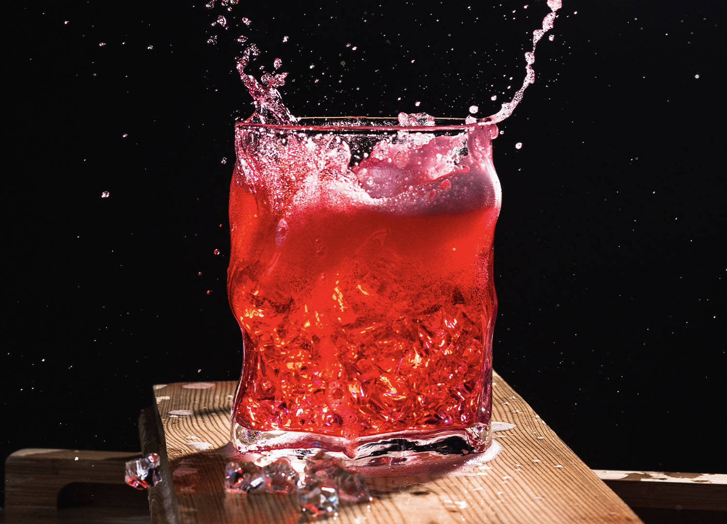 Wiśniówka z tonikiem – polska harmonia smaków w aperitifie