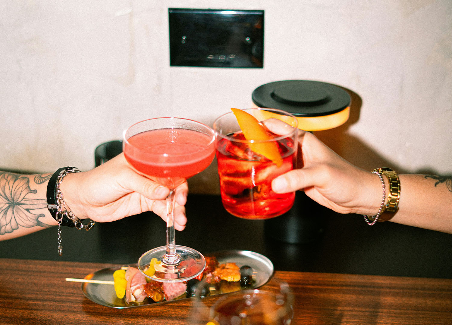 Letnie aperitify: odświeżające koktajle na lato, które pokochasz